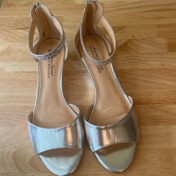 Badgley Mischka Ankle Strappy Wedge Silver Metallic Rhinestone Sandals - Picture 4 of 14